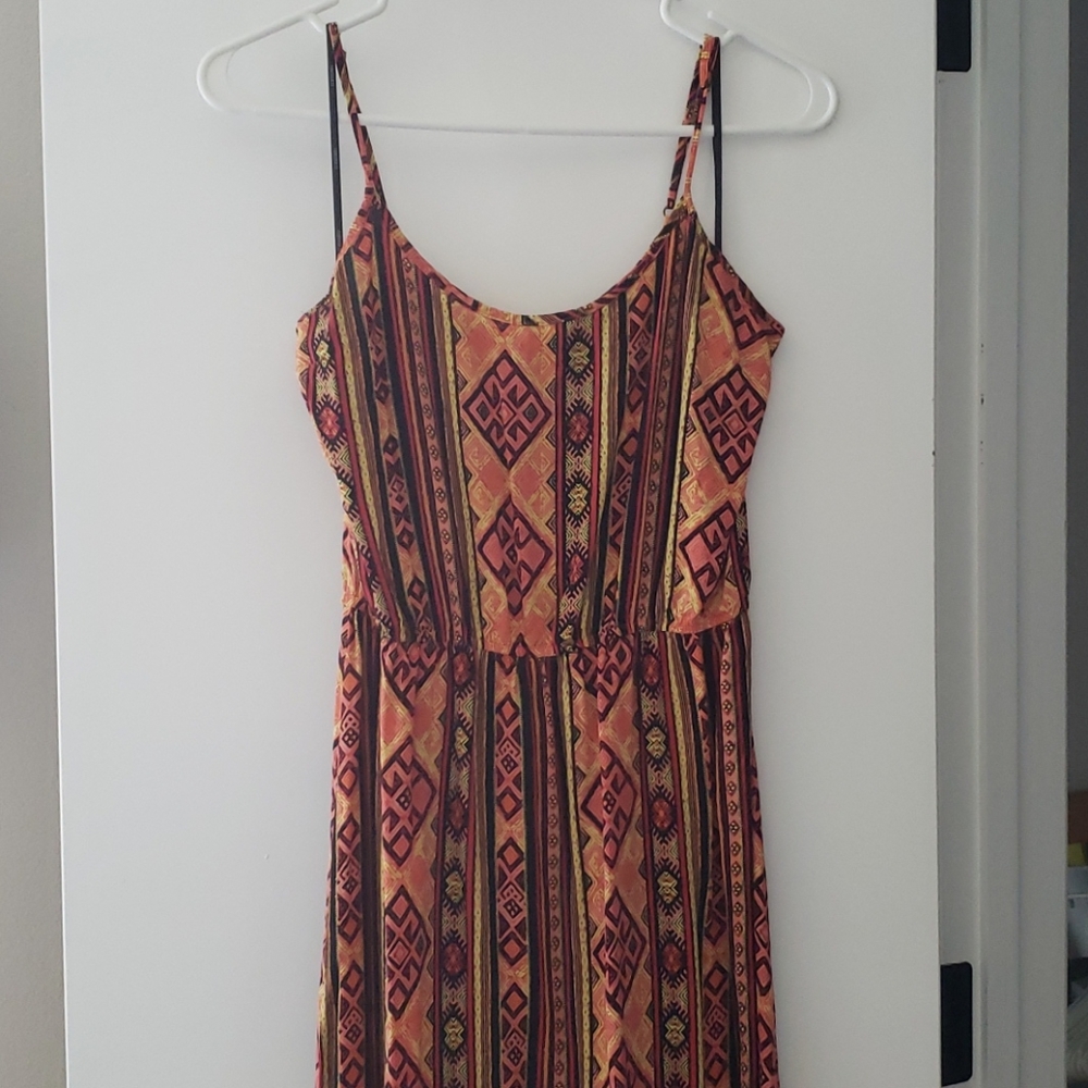 👗 Forever 21 Geometric Medium Maxi Dress👗